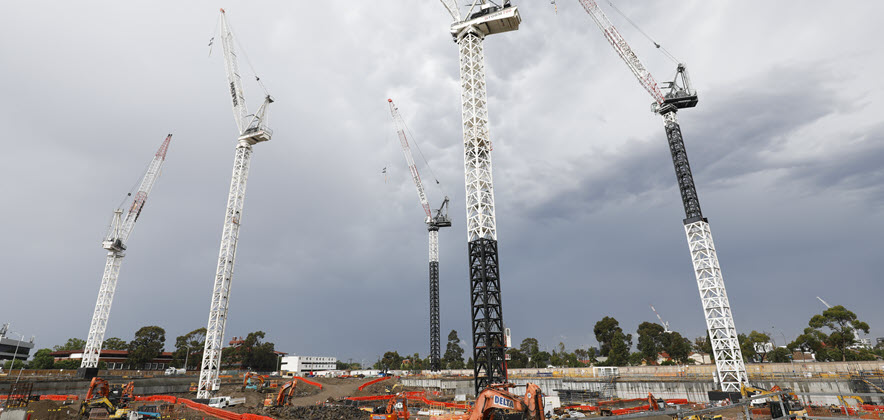 Cranes at New Footscray Hospital site