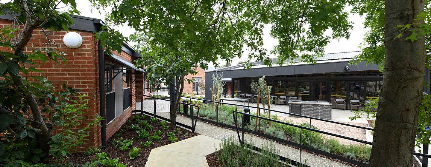 External common areas at Grampians alcohol and other drug treatment centre. Designed by Bamford Architects.