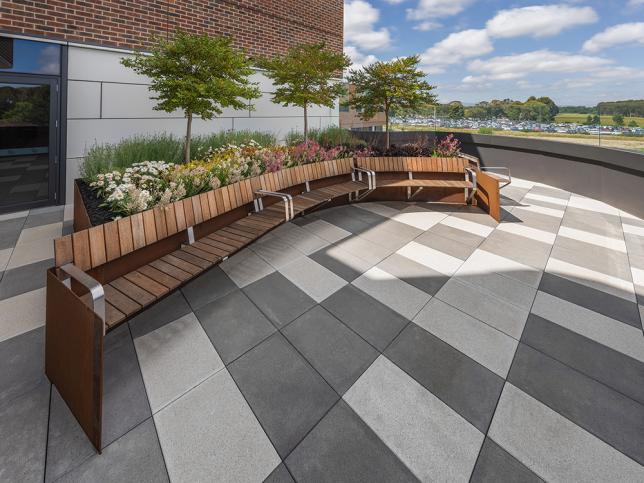 Benches and plants in the Level 1 courtyard of Latrobe Regional Hospital