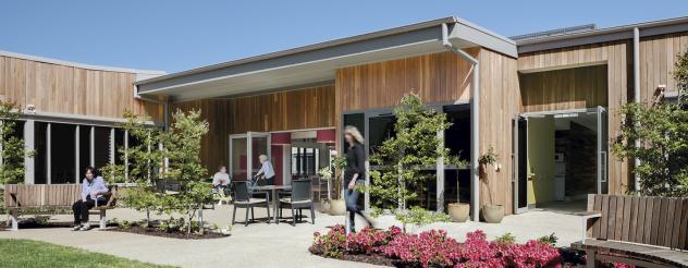 Internal courtyard at Swan Hill District Health. Designed by DWP Suters.